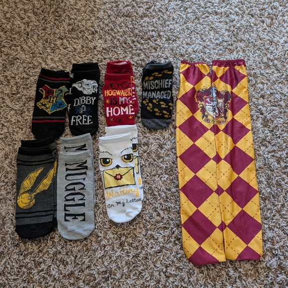 Wizarding World Of Harry Potter Other - Hogwarts Themed Casual Socks Set - Red, Yellow, Gray